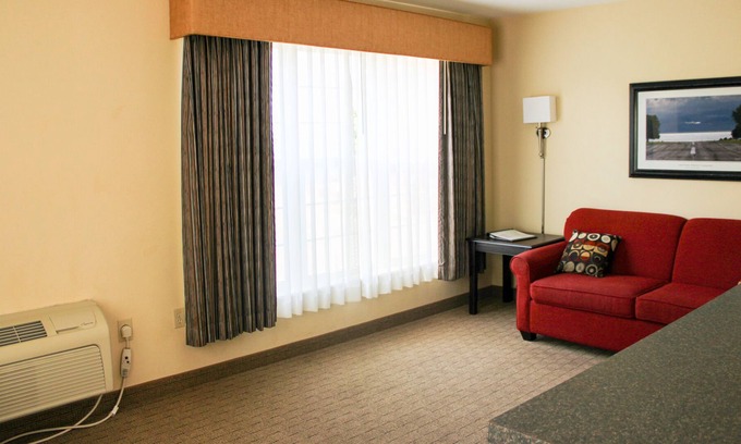 Kelleys Island House | Revel in the Breathtaking View of the Lake at Marblehead Suites 119