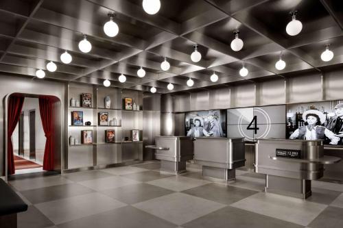 Fashion District Hotel | Revery Toronto Downtown, Curio Collection by Hilton