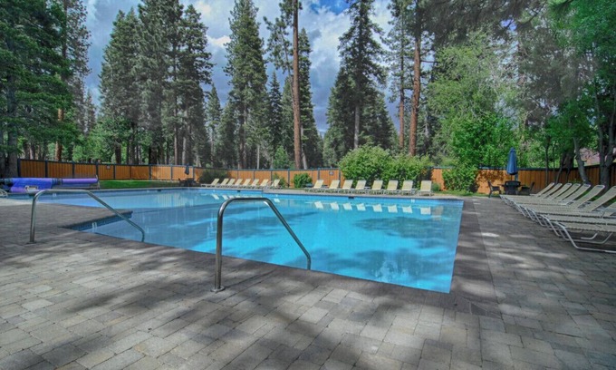 Carnelian Woods House | Revived Townhome, Pool, Kitchen, Walk to Lake!