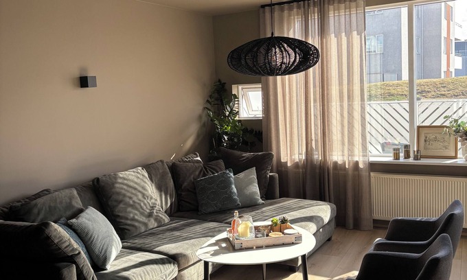 Arbær Apartment | Reykjavik 3-bedroom apartment close to nature and Golden Circle