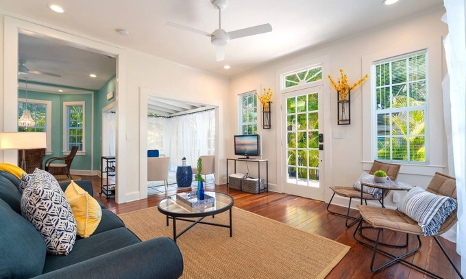 Old Town House | Reynolds Paradise | 2 Bed, 2 Bath