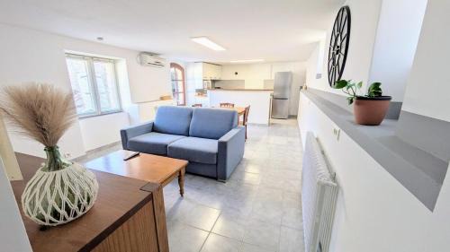 Saint-Christol-Les-Ales Apartment | Rez de jardin chez Elise
