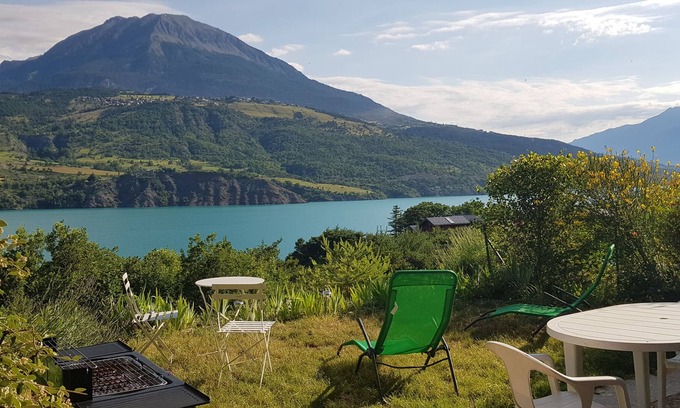 Savines-le-Lac Apartment | Rez de Jardin Avec vue Magnifique sur le Lac et les Ecrins