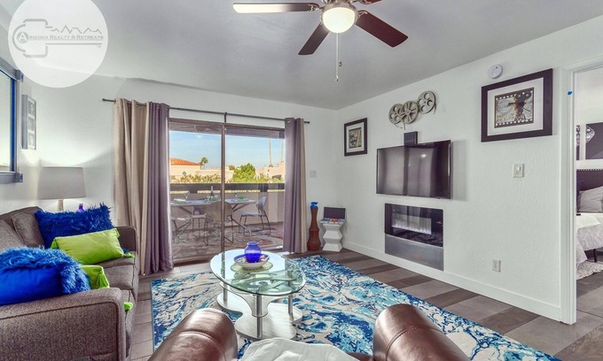South Scottsdale Condo | (RF) Stunning Scottsdale Condo