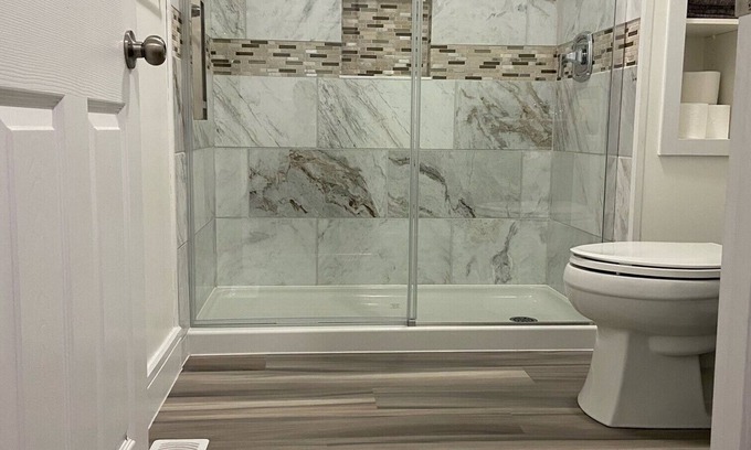 Blairmore House | RheLi Amazing Vacation Rentals - Blairmore, Crowsnest Pass