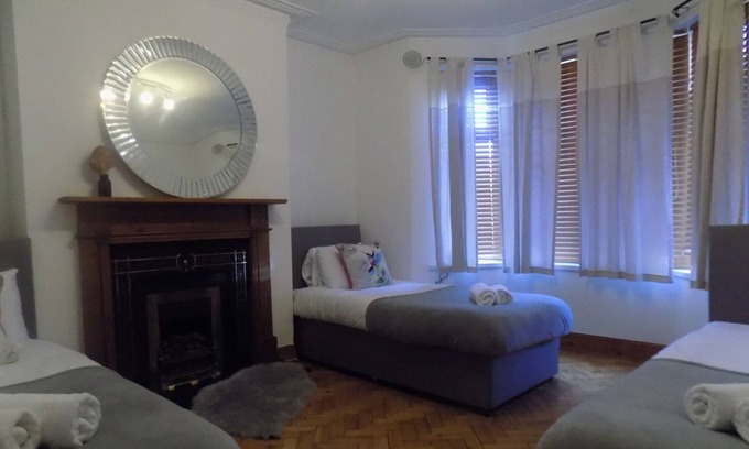 Heath House | Rhiwbina House Great links to Cardiff City Centre