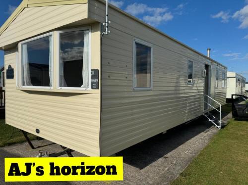 Rhyl House | Rhyl - Caravan - Sleeps 8 - Pet Friendly