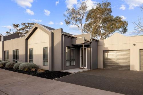 Rhyll House | Rhyll Delight