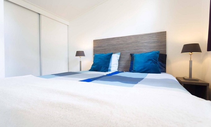 Nieuwerkerk aan den IJssel Ski Chalet | ✓ Rialto at Parc de IJsselhoeve ✓ Holiday home for 5 persons ✓ Located in Nieuwerkerk aan den IJssel (Zuid-Holland) ✓ Holiday park next to the IJssel ✓ Book directly through the park