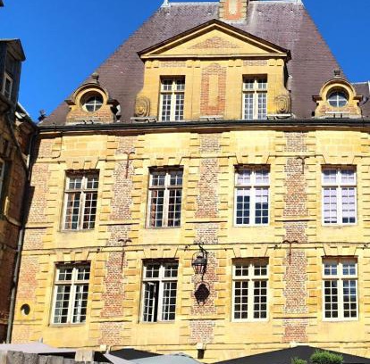 Charleville-Mezieres Apartment | Ribald ducal