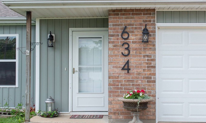 Lebanon Apartment | Richardson Roost!nHidden spot in the city but a feel of country!
