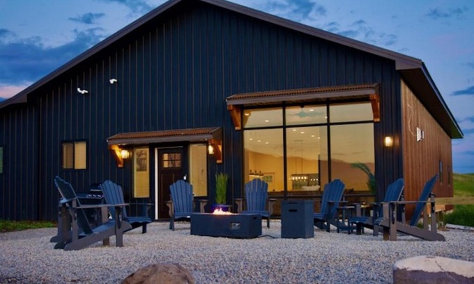 Eureka House | Ridgeline Retreat - beautiful getaway with views