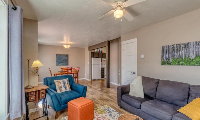 The Ridges Apartment | Ridges Retreat - Cozy home with Patio & Garage, Free Wifi & Pets Welcome