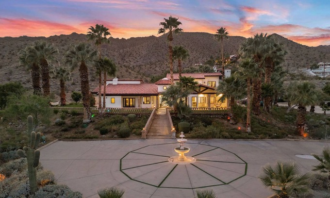 Palm Desert House | 'Ridgeview' 6 BR, 3 acres with incredible views!
