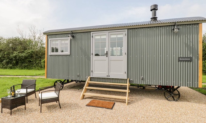 Uffington Cottage | RIDGEWAY, pet friendly, with open fire in Uffington