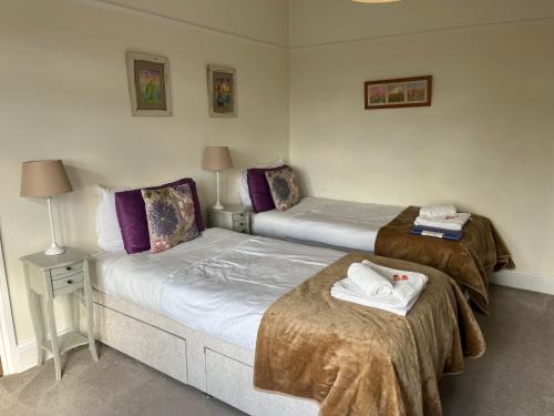 Glastonbury Bed & Breakfast | Rie's Retreat - The Amethyst Room