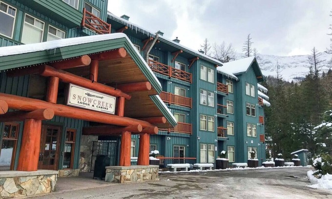 East Kootenay Condo | Right on the Slopes. Beautiful Views.