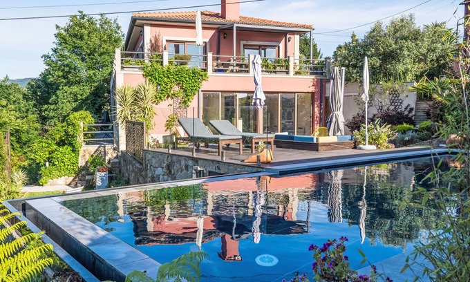 Ponte de Lima House | Rio Lima Retreat by Interhome