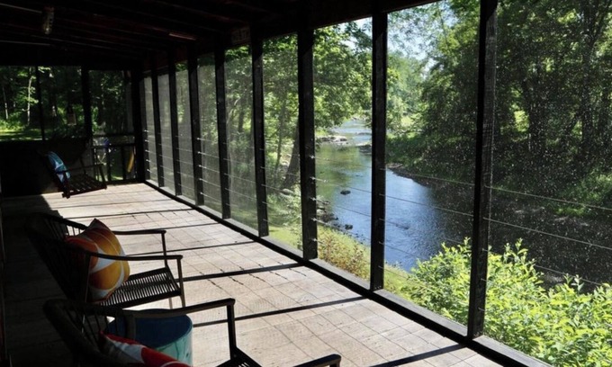 Yellow Spring Cabin | Rio Sueño (River Dream) on the Cacapon River