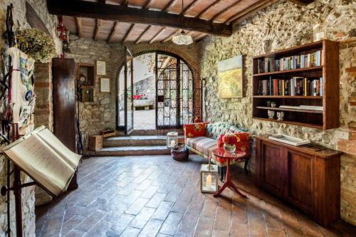 Simignano House | Ripostena