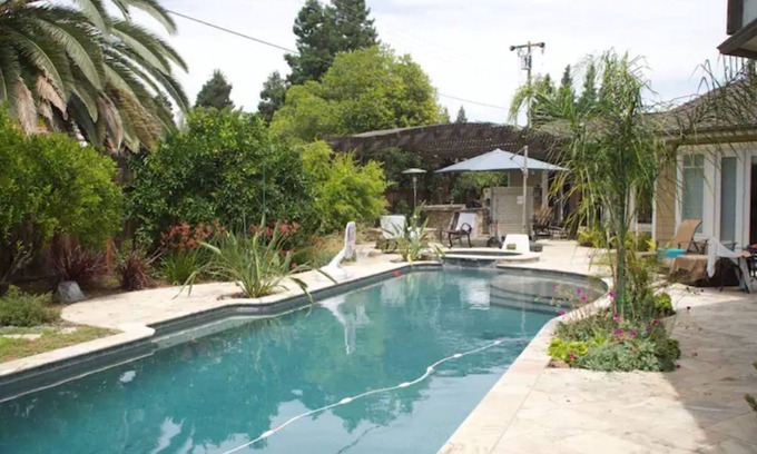 Sunnyvale West House | Ritz Spa Retreat w Jacuzzi, Steam room w rain&jets