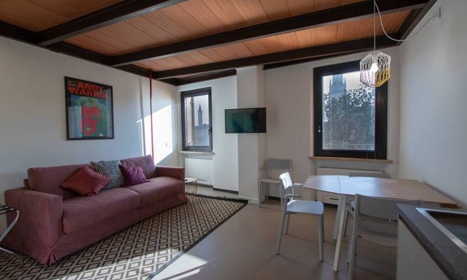 Citta Antica Apartment | Rivadige Suite 3 - Verona Journeys with beautiful view on the river