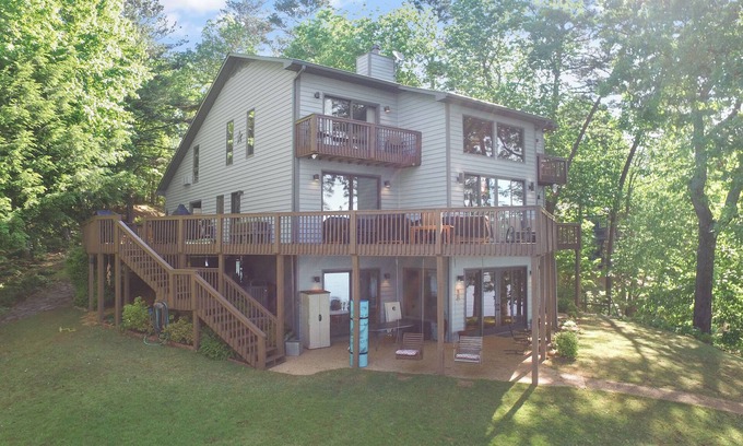 Crane Hill House | Rivendell at Smith Lake: 5 BR, 3.5 BA in Crane Hill, Sleeps 14
