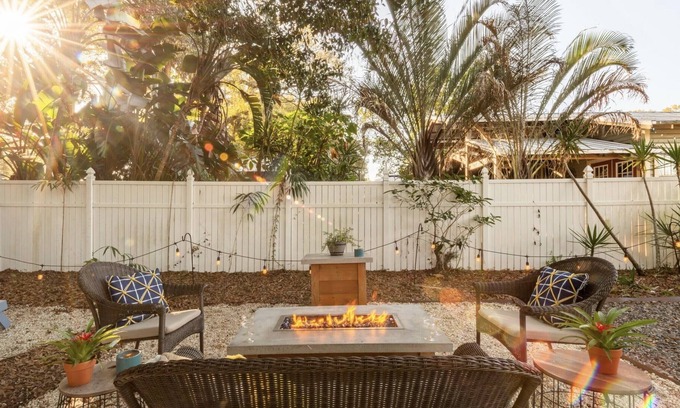 South Seminole Heights House | River Adjacent, Quiet Neighborhood, King bed