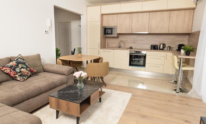 Sarvar Apartment | River and Lake I. Apartman