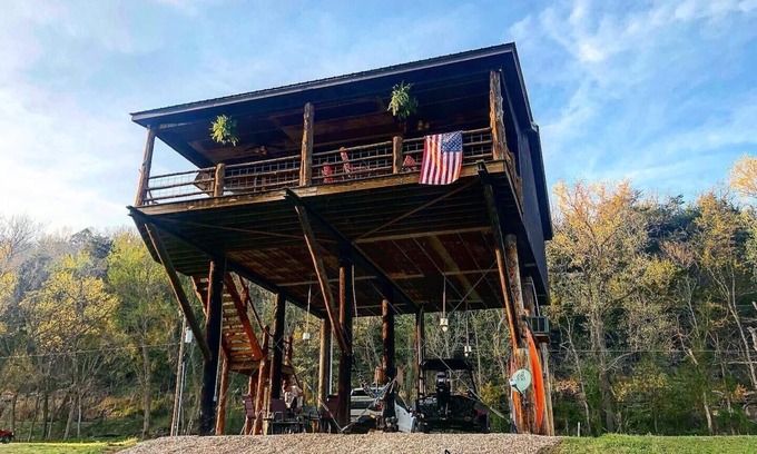 Mountain View Cabin | River Front Cabin On The Banks Of The White River, Amazing View!