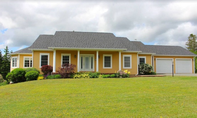 New Glasgow House | River Front Executive Home Close to Amazing Beaches, Restaurants, & Golf Courses