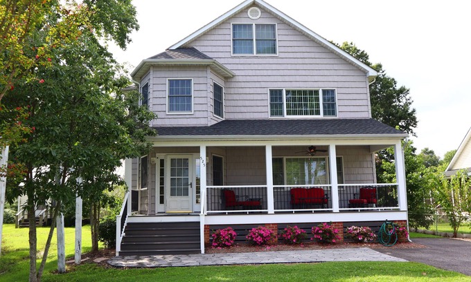 Colonial Beach House | River Gem: Family-Friendly Stay | Fire Pit & Porch