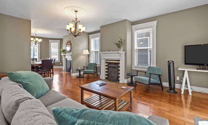Terra Nova House | River House | 4BR | 2.5BA | Lrg Yard | 3 Car Park