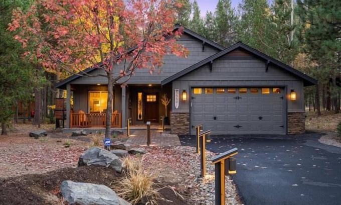 Three Rivers House | River Meadows, Pool, Hot Tub, Pet-Friendly | Deschutes Riverhaus