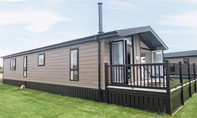 Carlton-in-Cleveland Cottage | River Tees Lodge - UKC4064