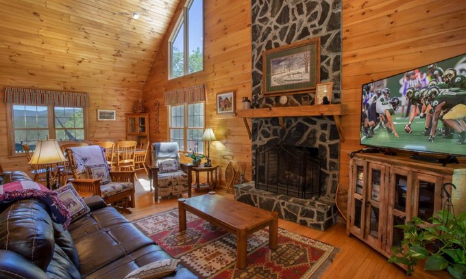 Sugar Grove House | River Valley View