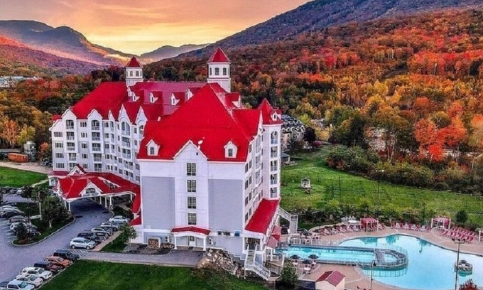 Lincoln Resort | River Walk Resort at Loon w/balcony & mount/river view, VIP floor, studio