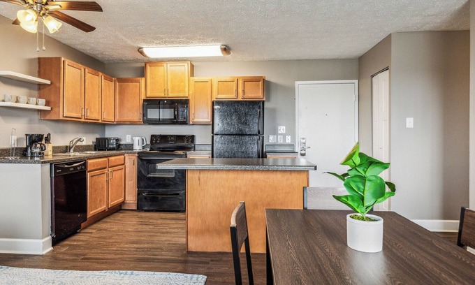 Indianapolis Apartment | River West 1006 I Corporate 2Bd Apt I Parking
