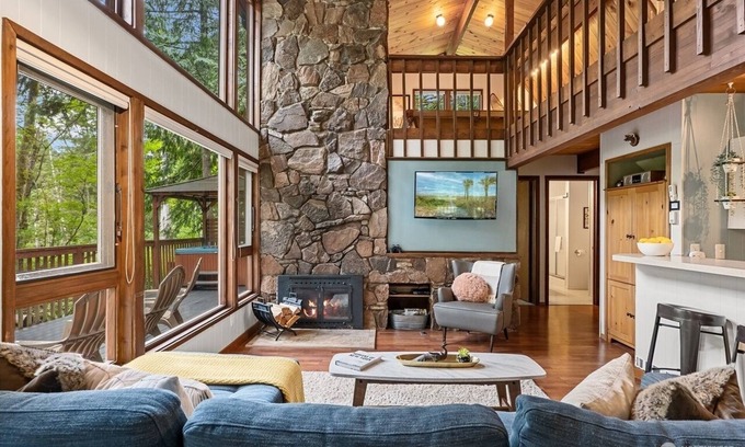 Baring Cabin | Riverfront Cabin w Hot Tub, Pool Table, Gig Internet, Generator - Pet Friendly