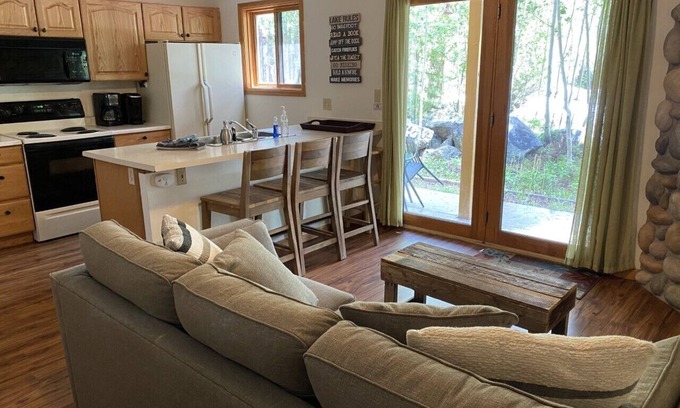 Grand Lake Condo | Riverfront Condo #1w/patio,1blk 2 town,King bed,Wifi-200mbps, 40min 2 WinterPark