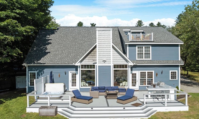 North Woodstock House | 🏡✨ Riverfront Luxury Retreat | ♨️ Hot Tub | 🎮 Game Room | 🐾 Pet-Friendly | 5BR