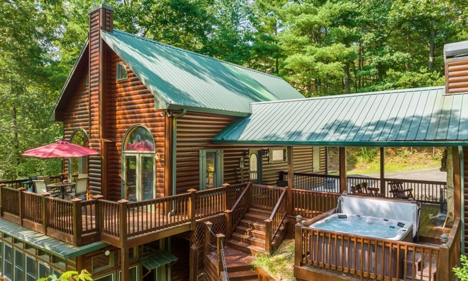Ellijay Cabin | Riverfront - Secluded - 10 minutes to town!