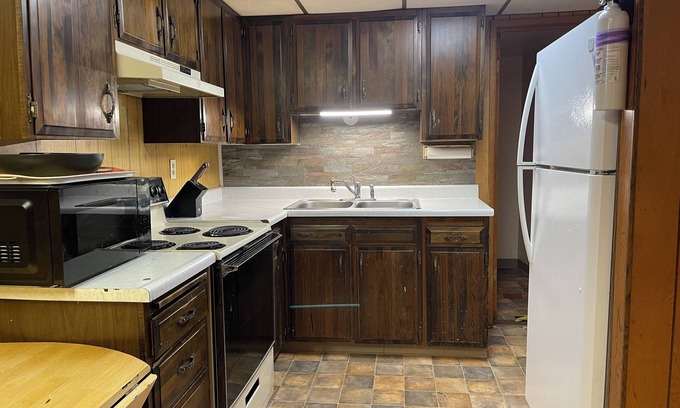 Fairbanks Apartment | Riverfront, super convenient, walk to cultural/dining centers, well kept, comfy