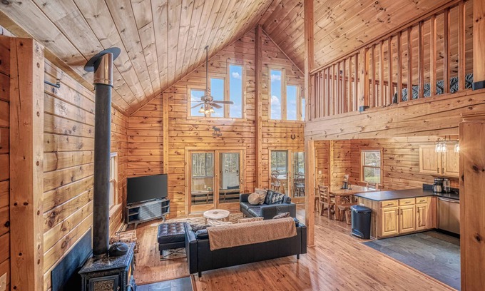 Twin Mountain Cabin | River’s Bend - Riverfront Bretton Woods Cabin