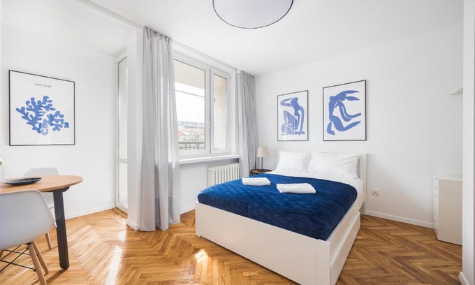 Powisle Apartment | Riverside Comfort Studio by BookingHost