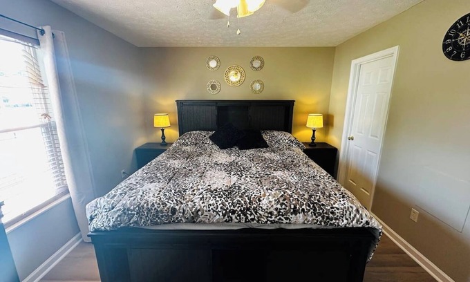 Sevierville House | Riverside Escape, King Suite, and Queen Suite.