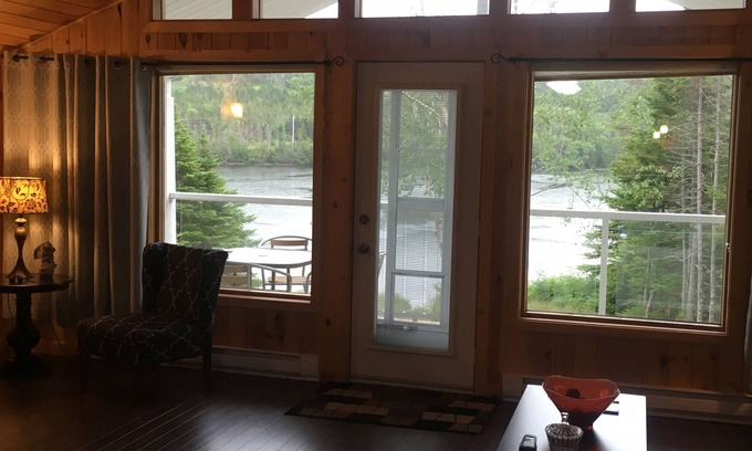 Mount Carmel-Mitchells Brook-St. Catherines House | Riverside Haven- Just 50 minutes from St. John's Airport.
