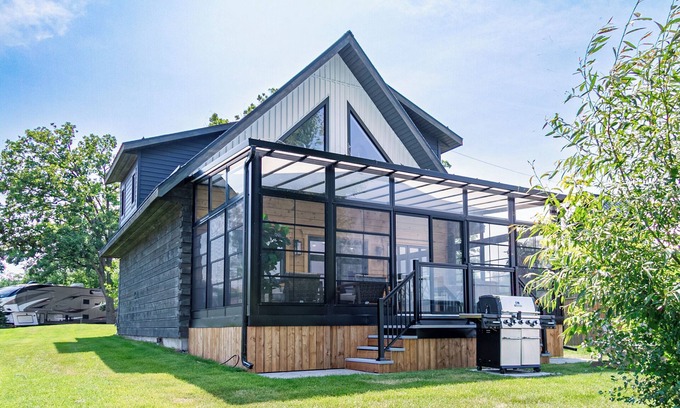 Trent Hills House | Riverside House: riverfront vacation home with private dock.