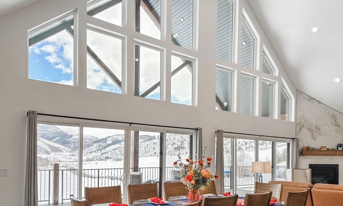 Lava Hot Springs Cabin | Riverside Luxury: Modern Mountain Retreat with Hot Tub and 3 King Suites!
