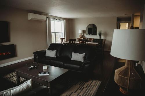 Grand Falls - Windsor Hotel | Riverside Suites